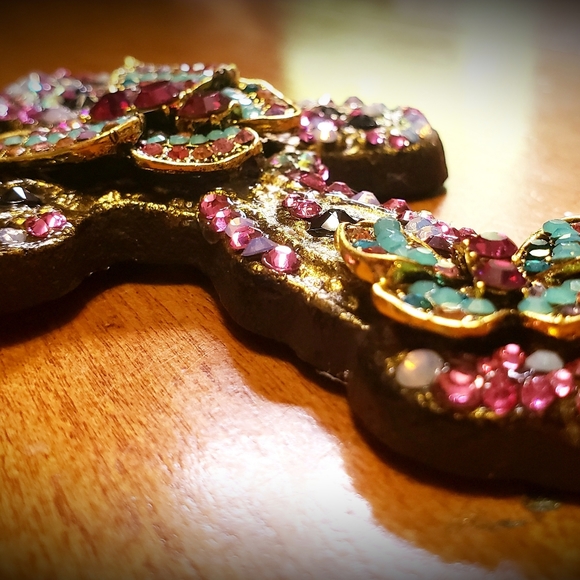 Butterfly wall cross home decor one-of-a-kind - Picture 5 of 9